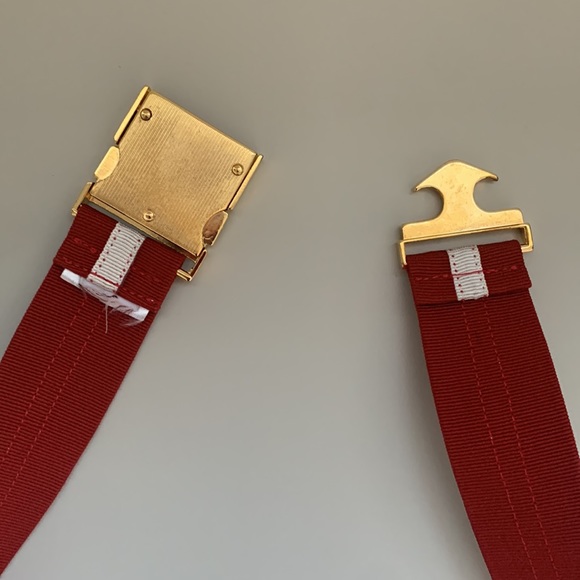 Red /white clip buckle belt - Picture 3 of 4